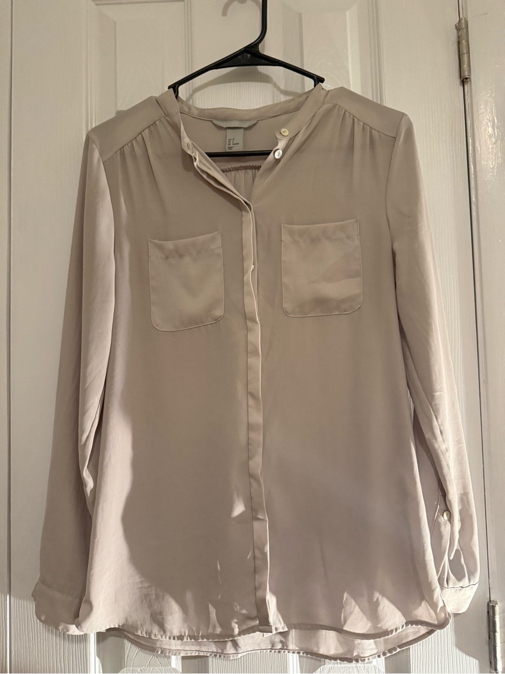 H&M Light Beige Long-Sleeve Button-Up Blouse